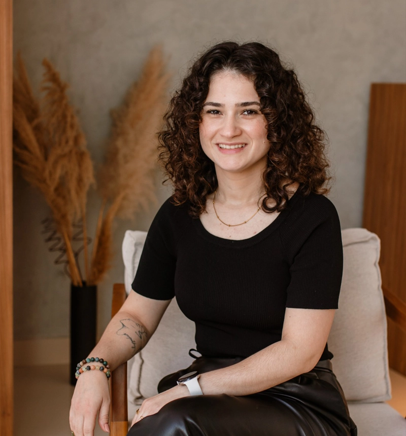 Mayara Zanini — Zanini Renovations office; Carleton Place Rough Carpentry scheduling; WSIB Clearance Certificate inquiries