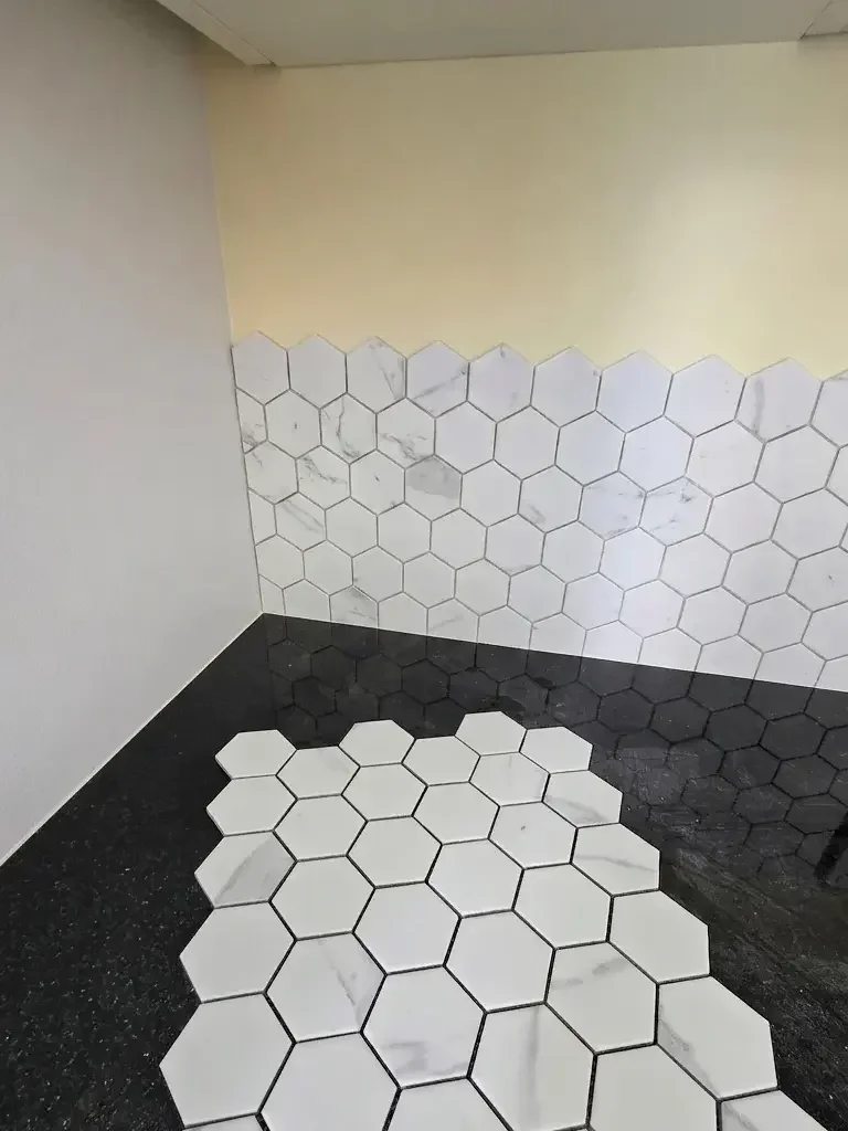 Backsplash installation — photo 2